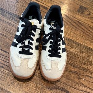 Adidas Women’s White and Black Sneakers with Gum Sole